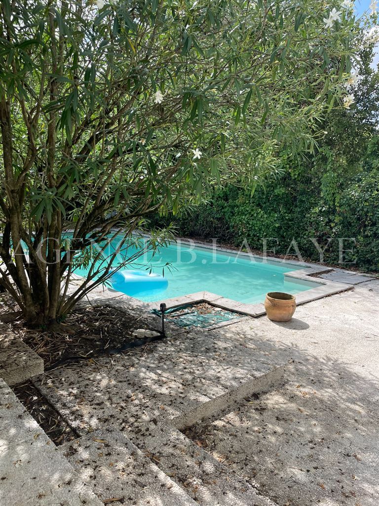 house 8 rooms for sale on BORDEAUX (33200)