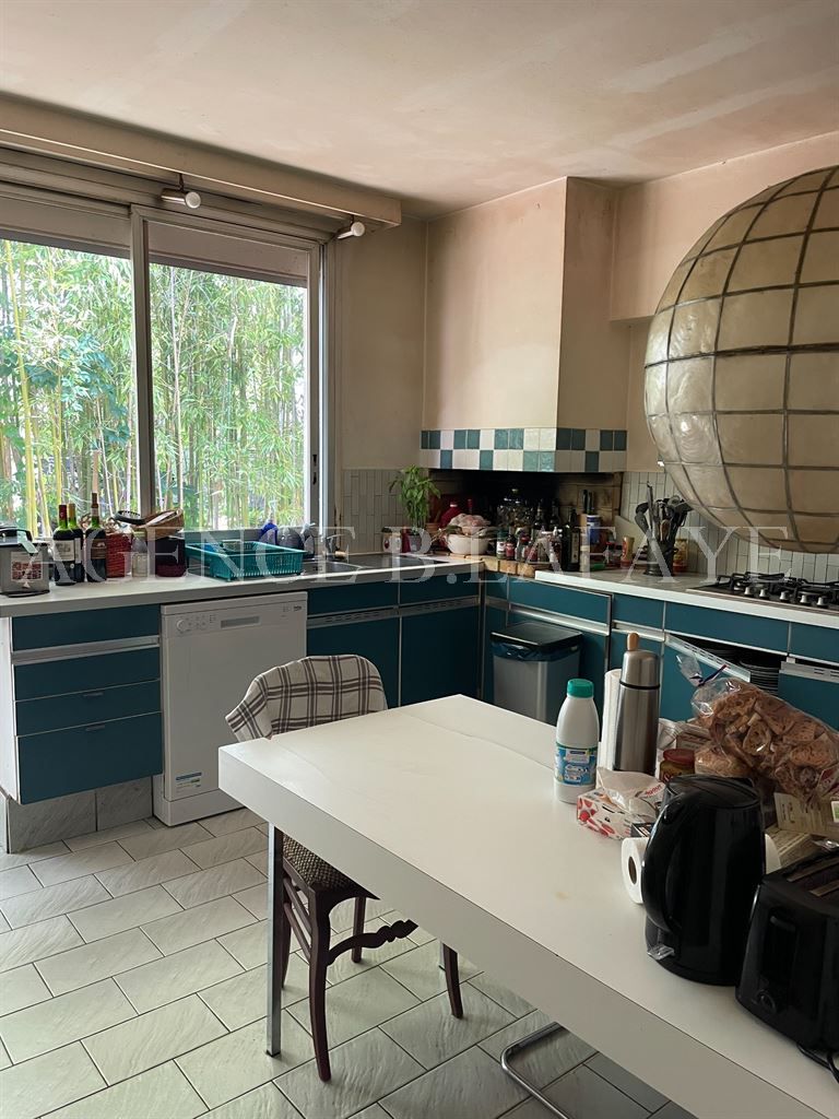 house 8 rooms for sale on BORDEAUX (33200)