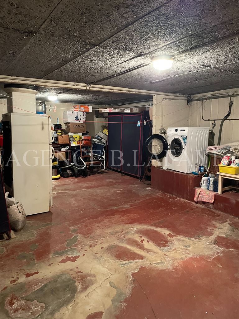 house 8 rooms for sale on BORDEAUX (33200)