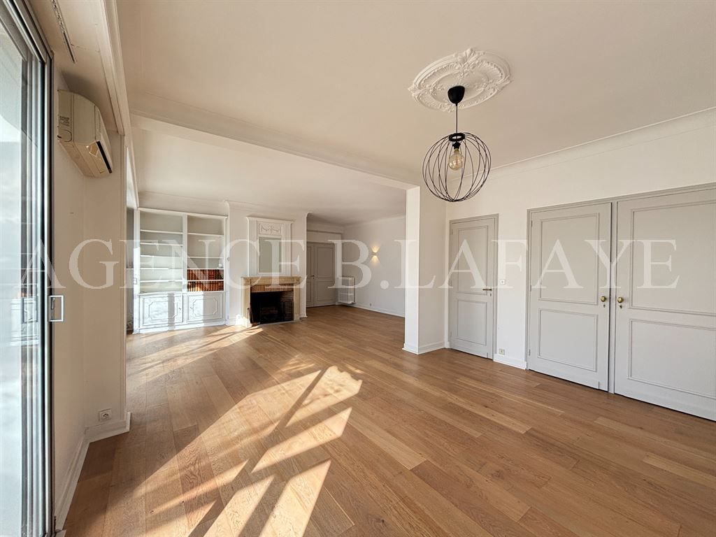 apartment 4 rooms for rent on BORDEAUX (33000)