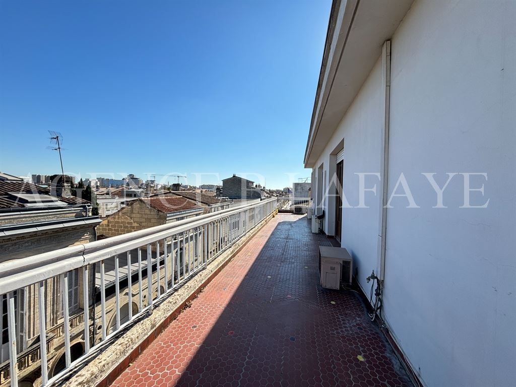 apartment 4 rooms for rent on BORDEAUX (33000)