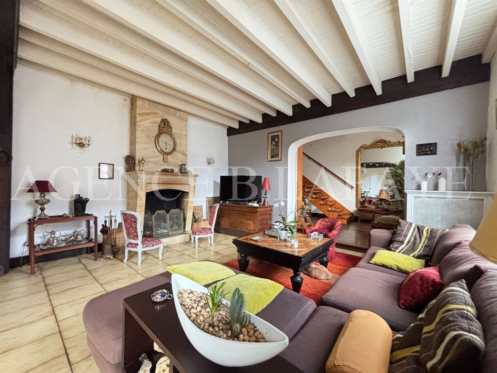 house 5 rooms for sale on BORDEAUX (33000)