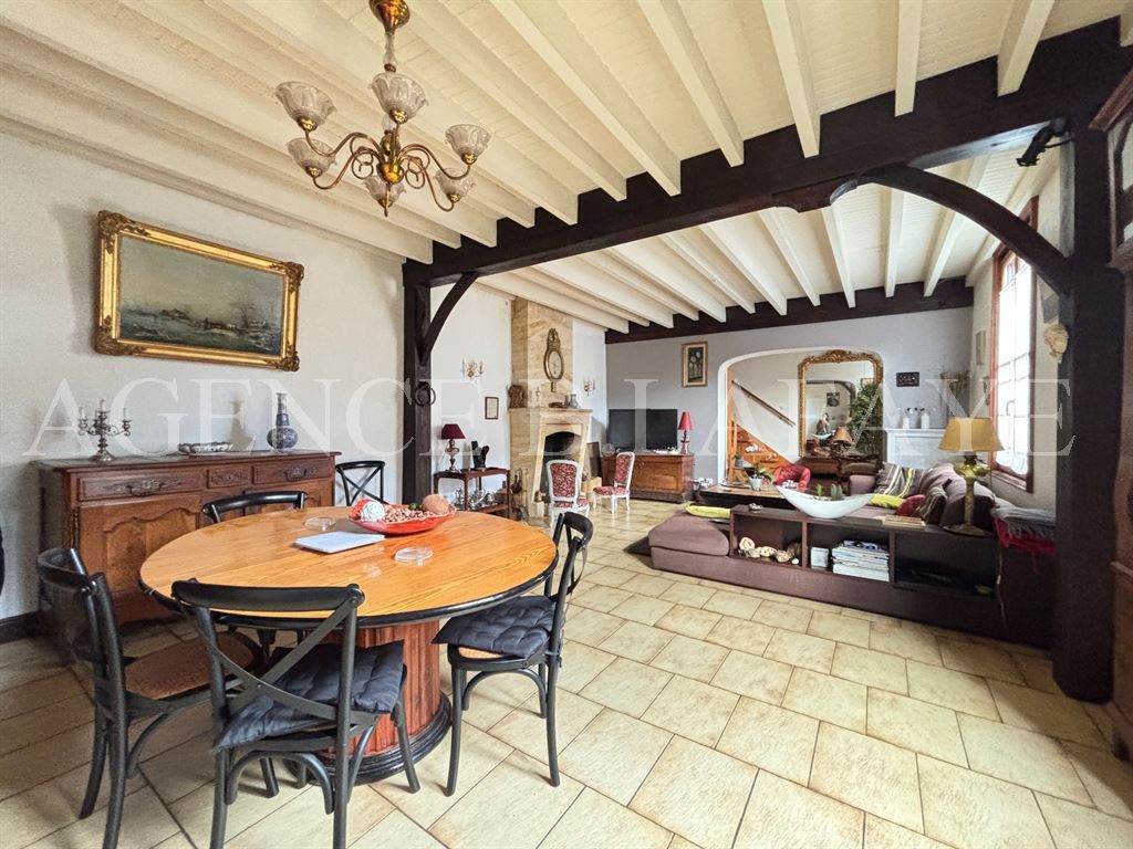 house 5 rooms for sale on BORDEAUX (33000)