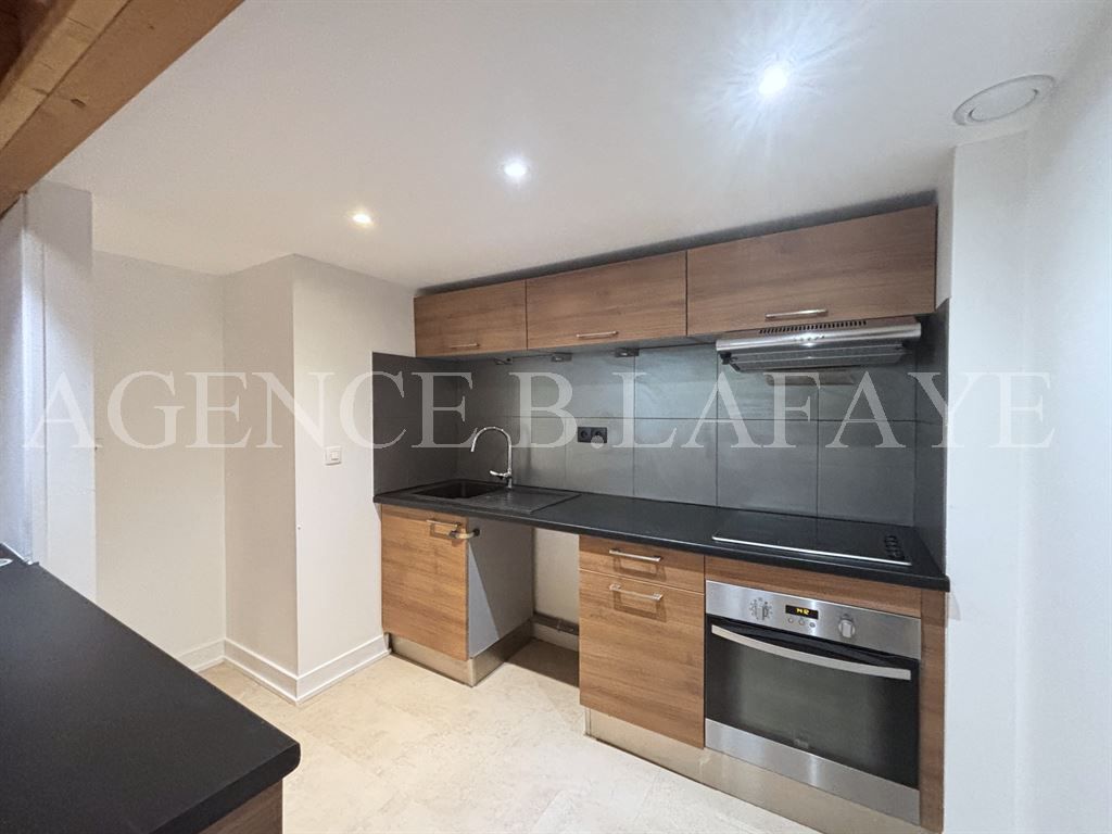 apartment 3 rooms for rent on BORDEAUX (33000)