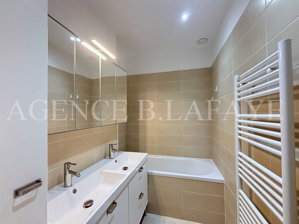 apartment 3 rooms for rent on BORDEAUX (33000)