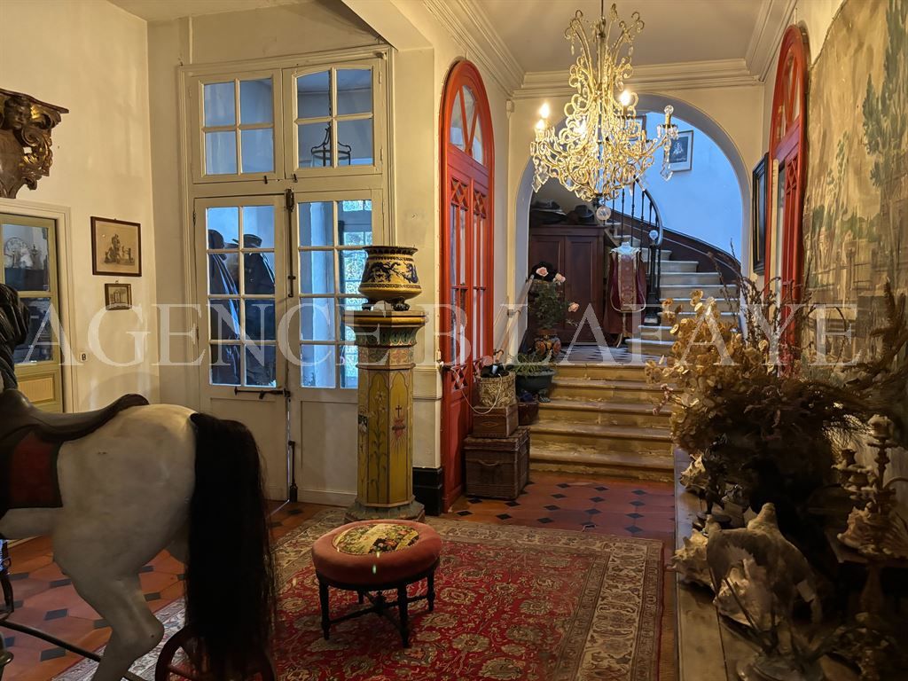 house 11 rooms for sale on BORDEAUX (33000)