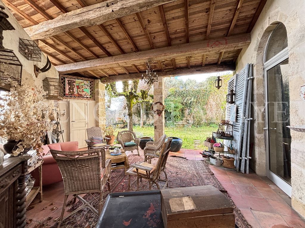 house 11 rooms for sale on BORDEAUX (33000)