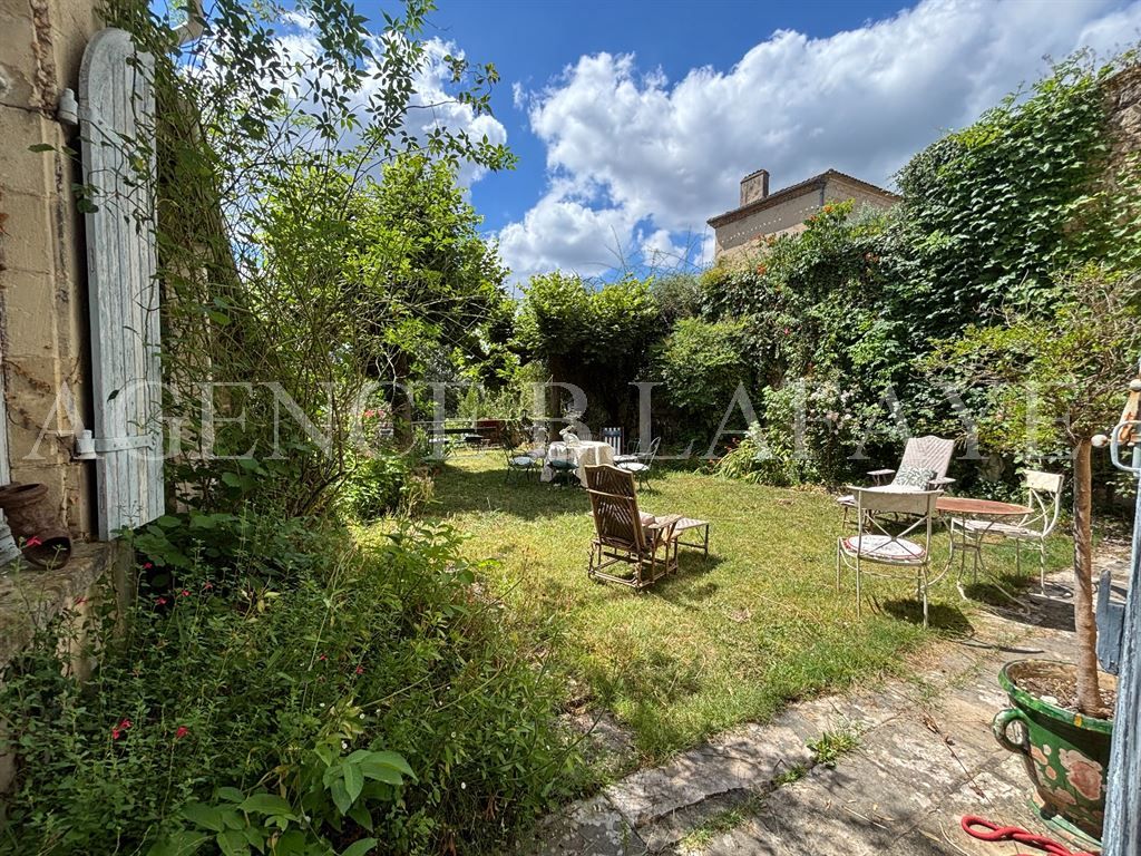 house 11 rooms for sale on BORDEAUX (33000)