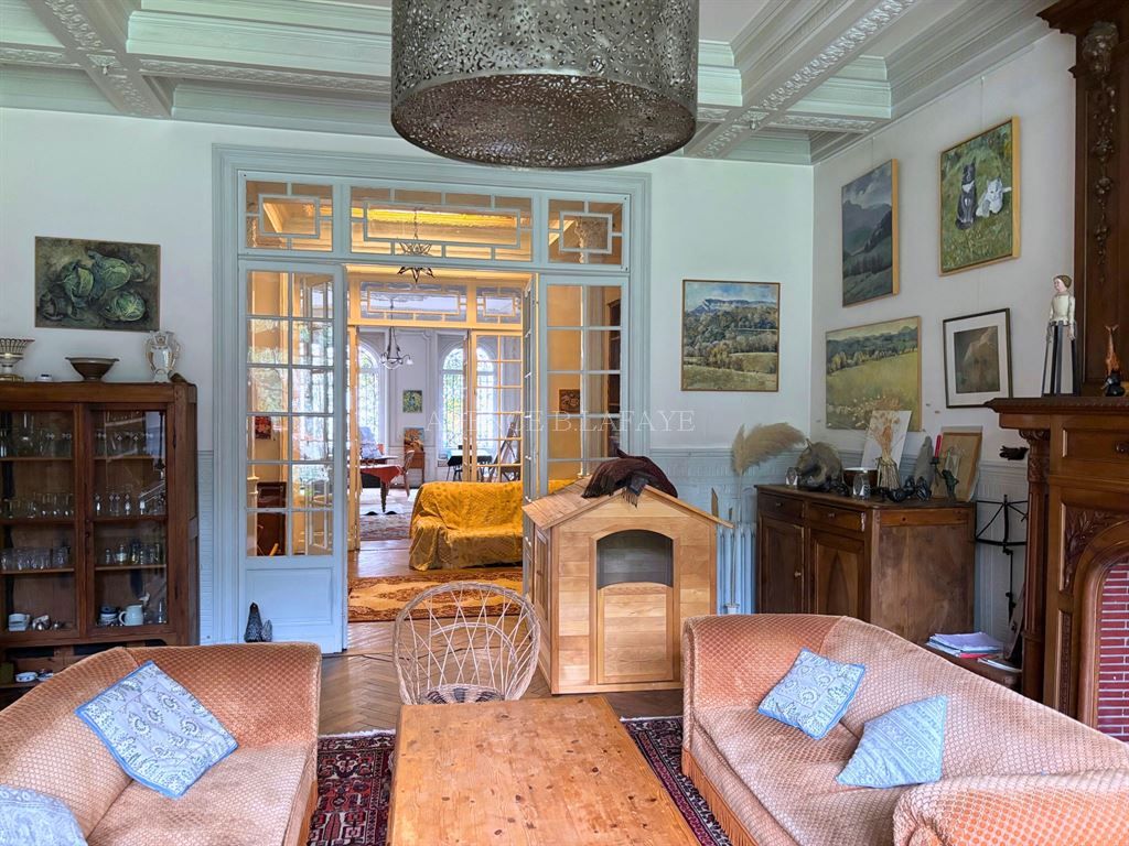 house 12 rooms for sale on BORDEAUX (33000)