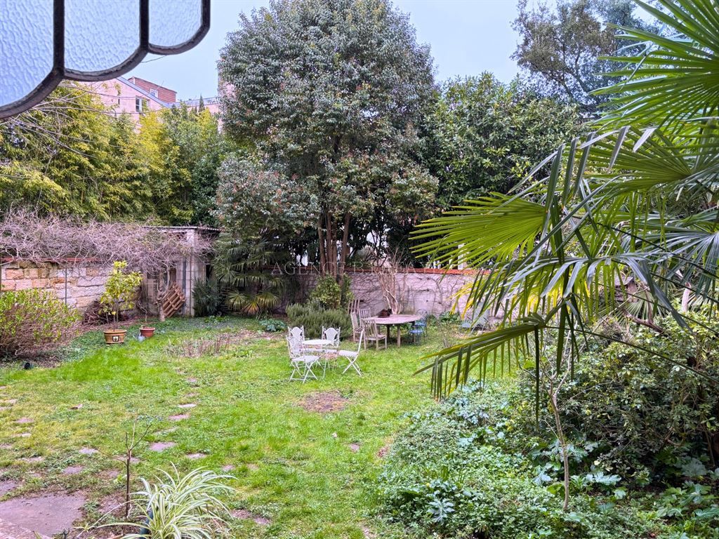 house 12 rooms for sale on BORDEAUX (33000)