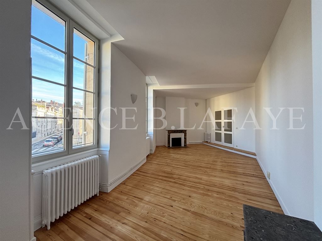 apartment 4 rooms for rent on BORDEAUX (33000)
