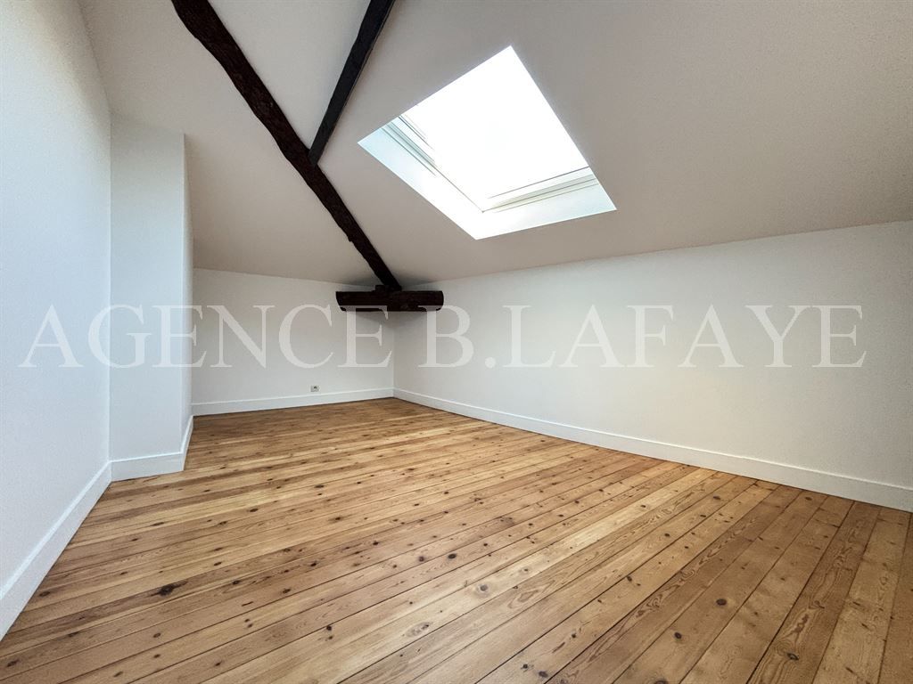 apartment 4 rooms for rent on BORDEAUX (33000)