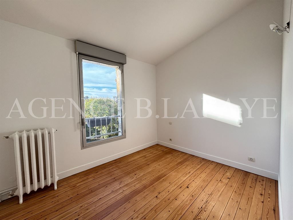 apartment 4 rooms for rent on BORDEAUX (33000)