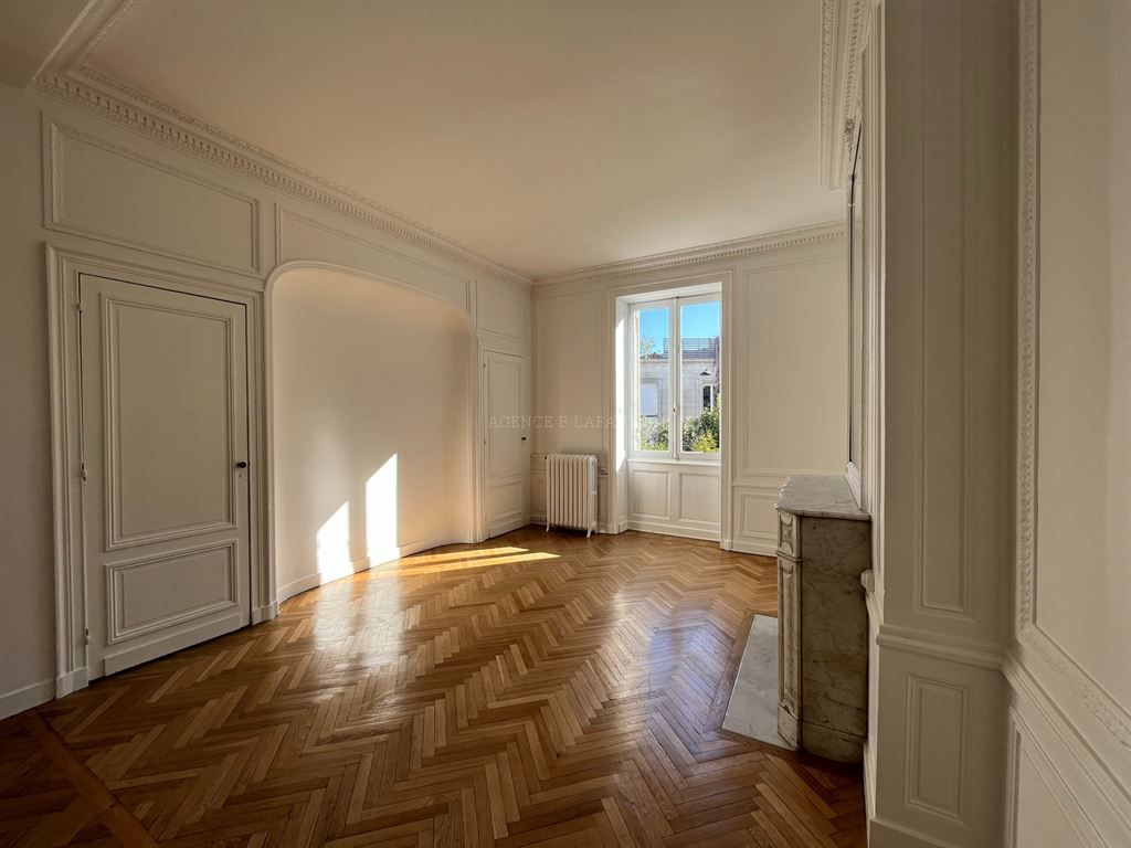 apartment 4 rooms for rent on BORDEAUX (33000)