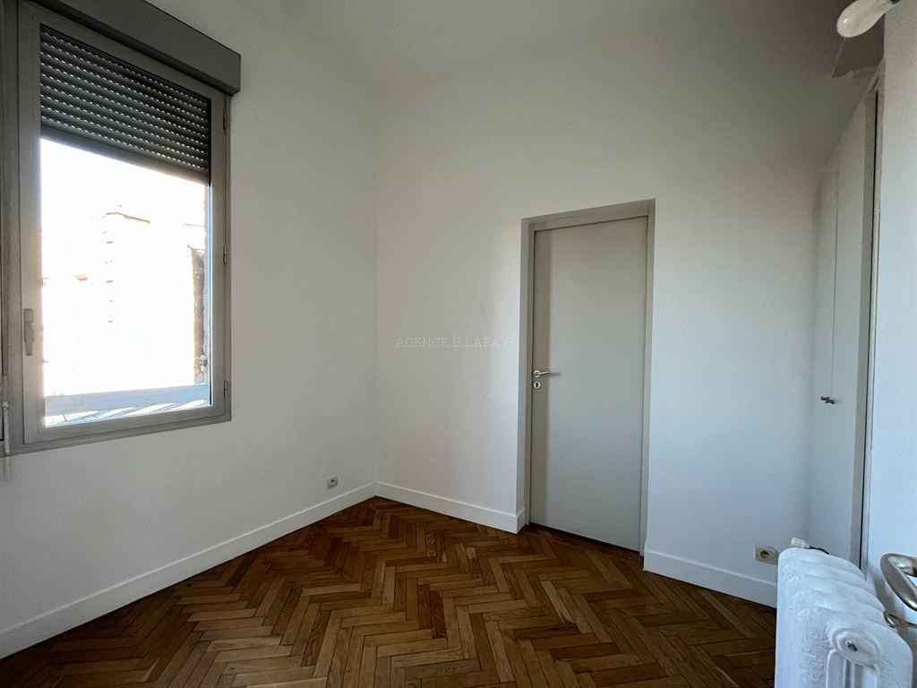 apartment 4 rooms for rent on BORDEAUX (33000)