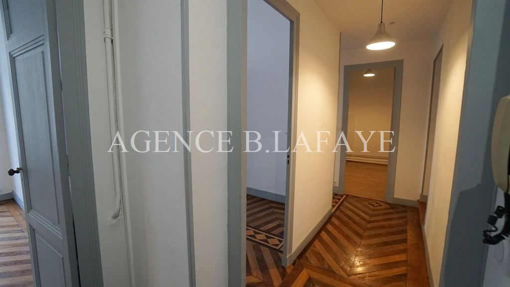 apartment 3 rooms for sale on BORDEAUX (33000)