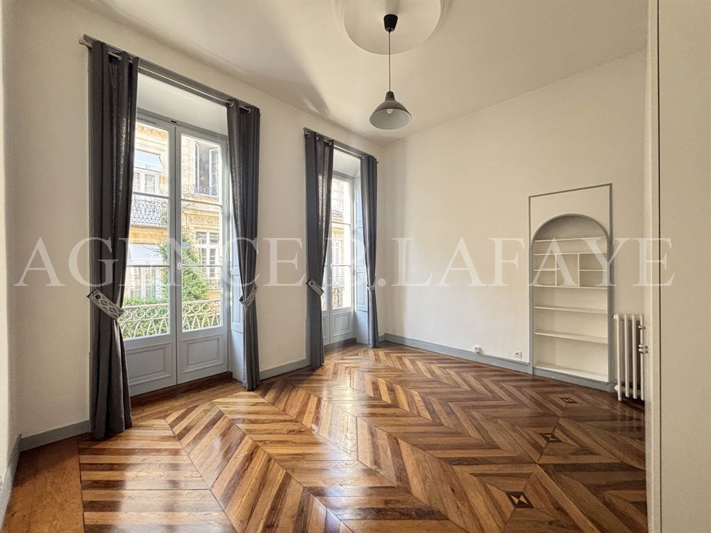 apartment 3 rooms for sale on BORDEAUX (33000)