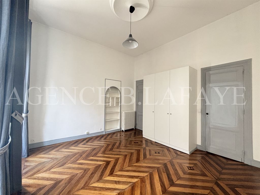 apartment 3 rooms for sale on BORDEAUX (33000)