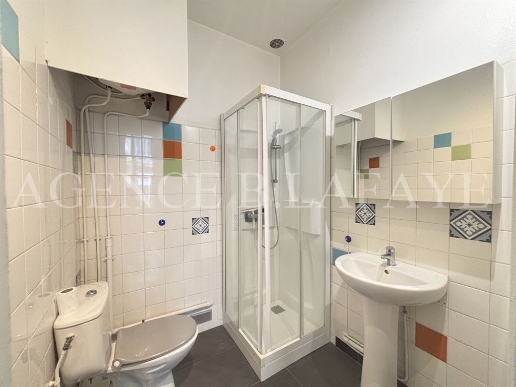 apartment 3 rooms for sale on BORDEAUX (33000)