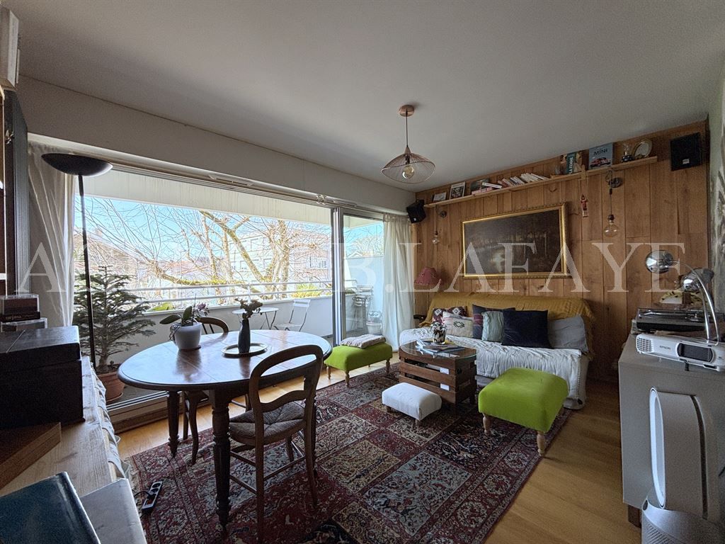 apartment 2 rooms for sale on BORDEAUX (33000)