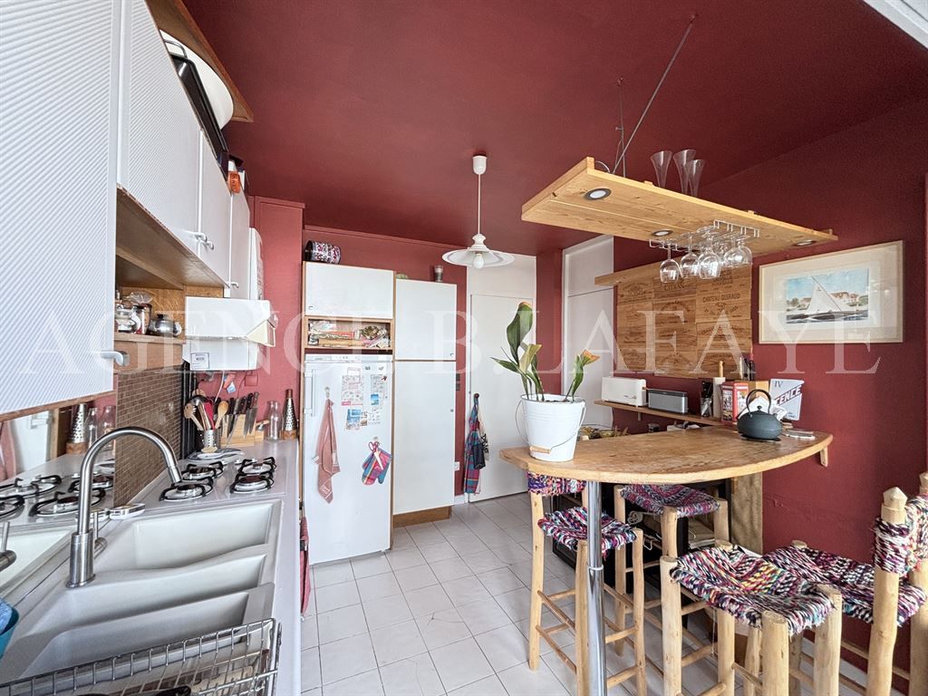 apartment 2 rooms for sale on BORDEAUX (33000)