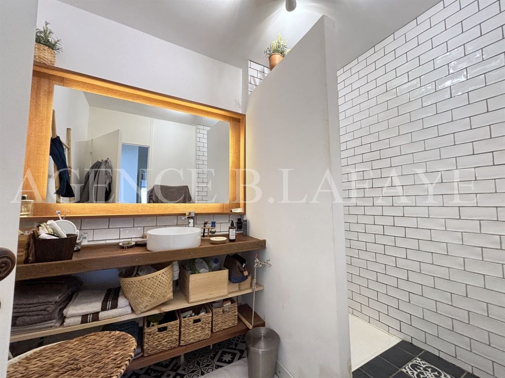 apartment 2 rooms for sale on BORDEAUX (33000)