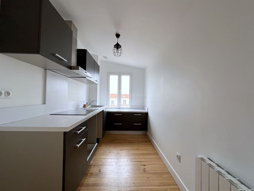 apartment 5 rooms for rent on BORDEAUX (33000)