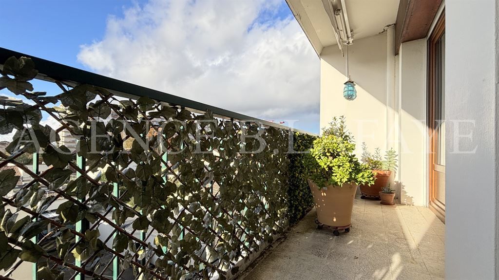 apartment 3 rooms for rent on BORDEAUX (33200)