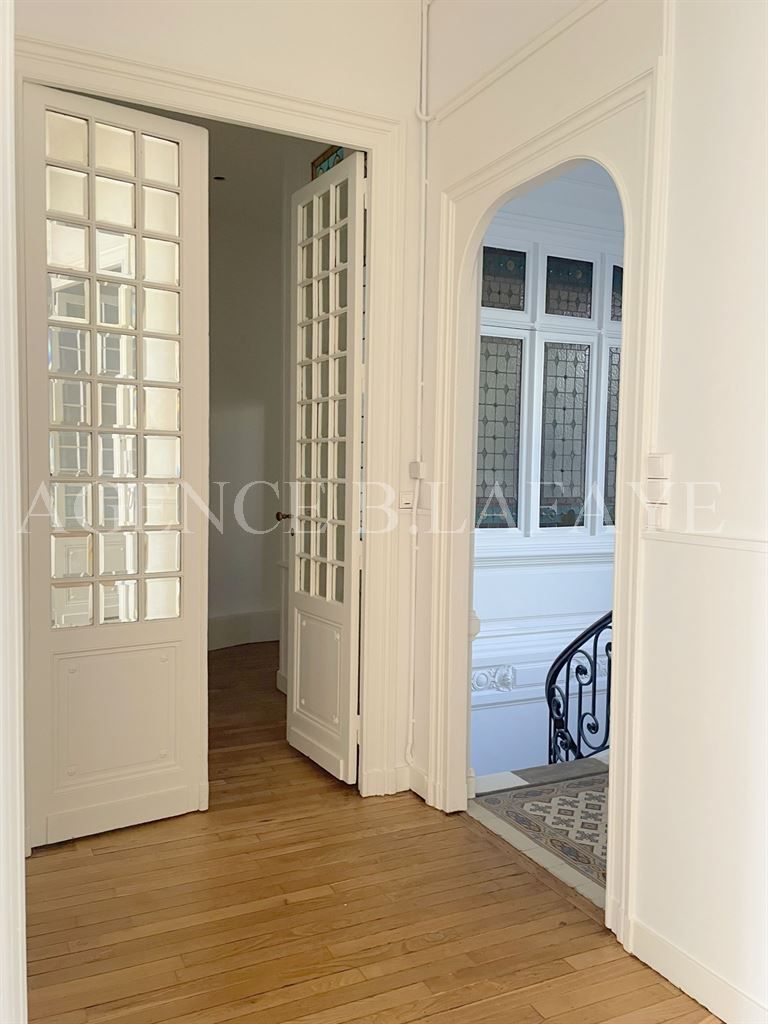 apartment 4 rooms for sale on BORDEAUX (33000)