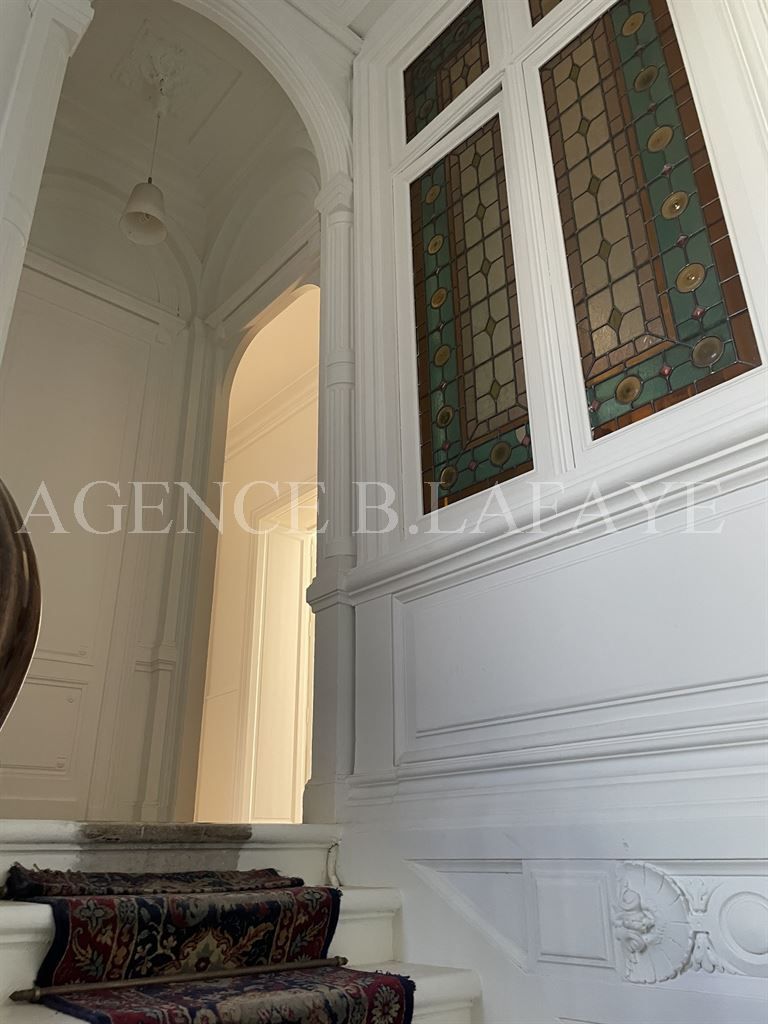 apartment 4 rooms for sale on BORDEAUX (33000)