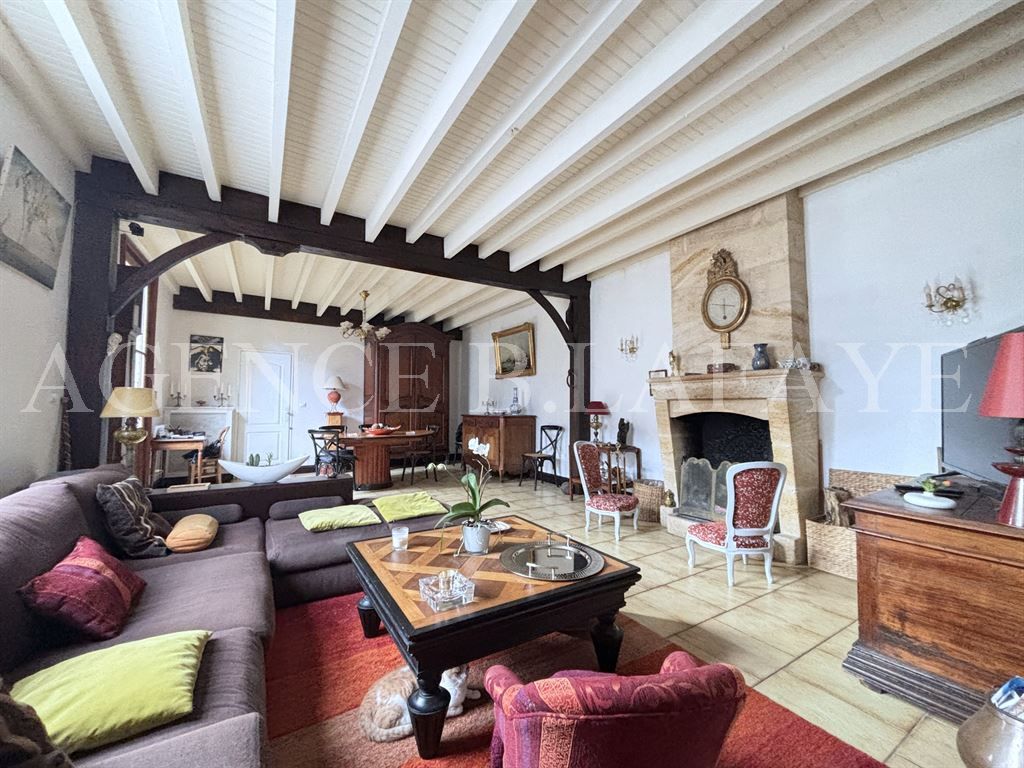 house 5 rooms for sale on TALENCE (33400)