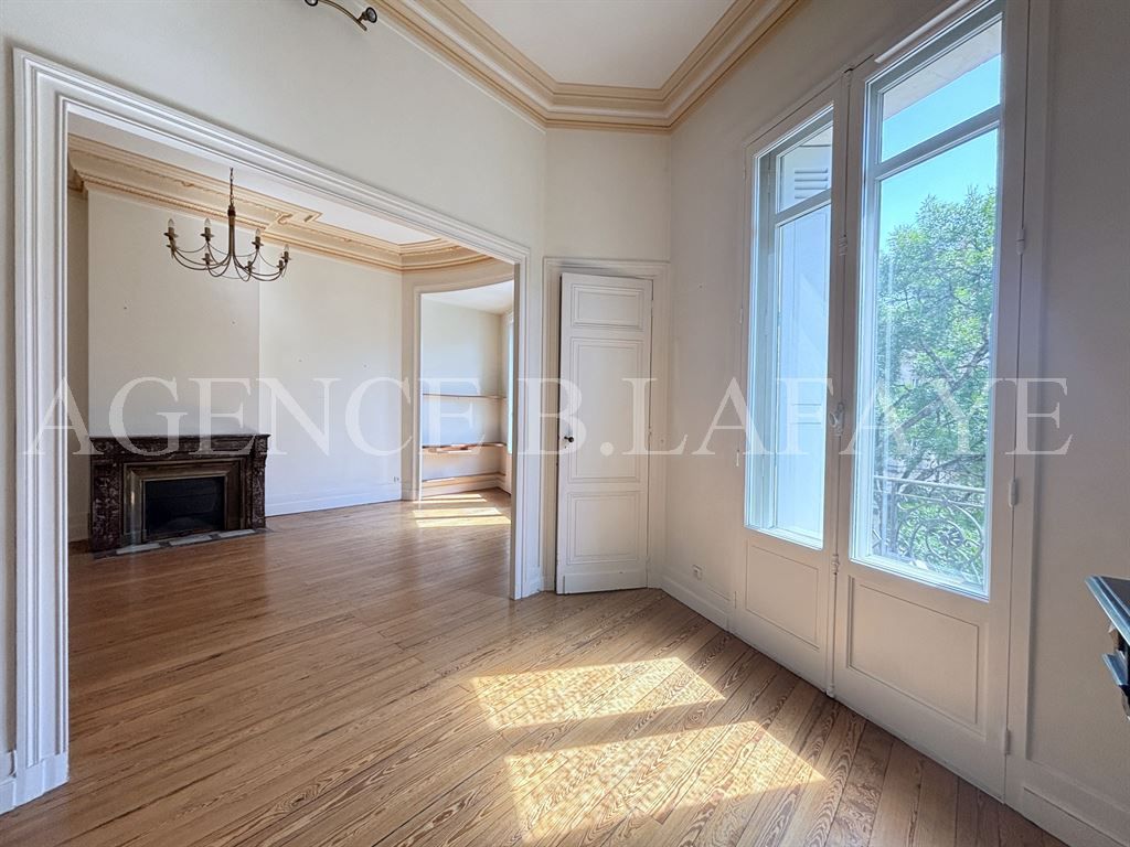 apartment 7 rooms for sale on BORDEAUX (33000)