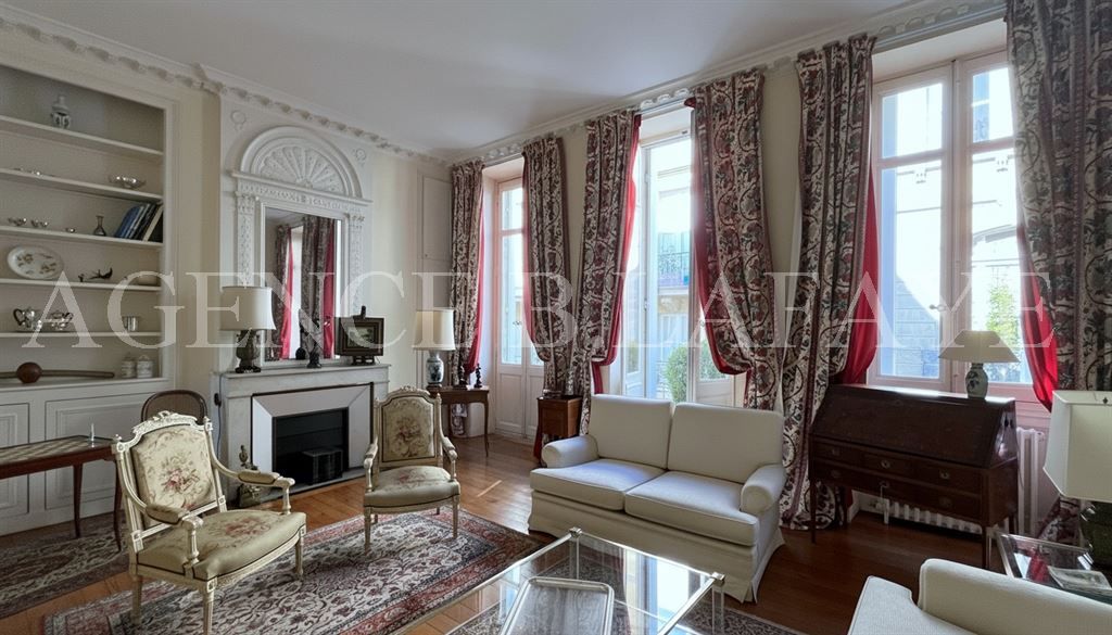 house 7 rooms for sale on BORDEAUX (33000)