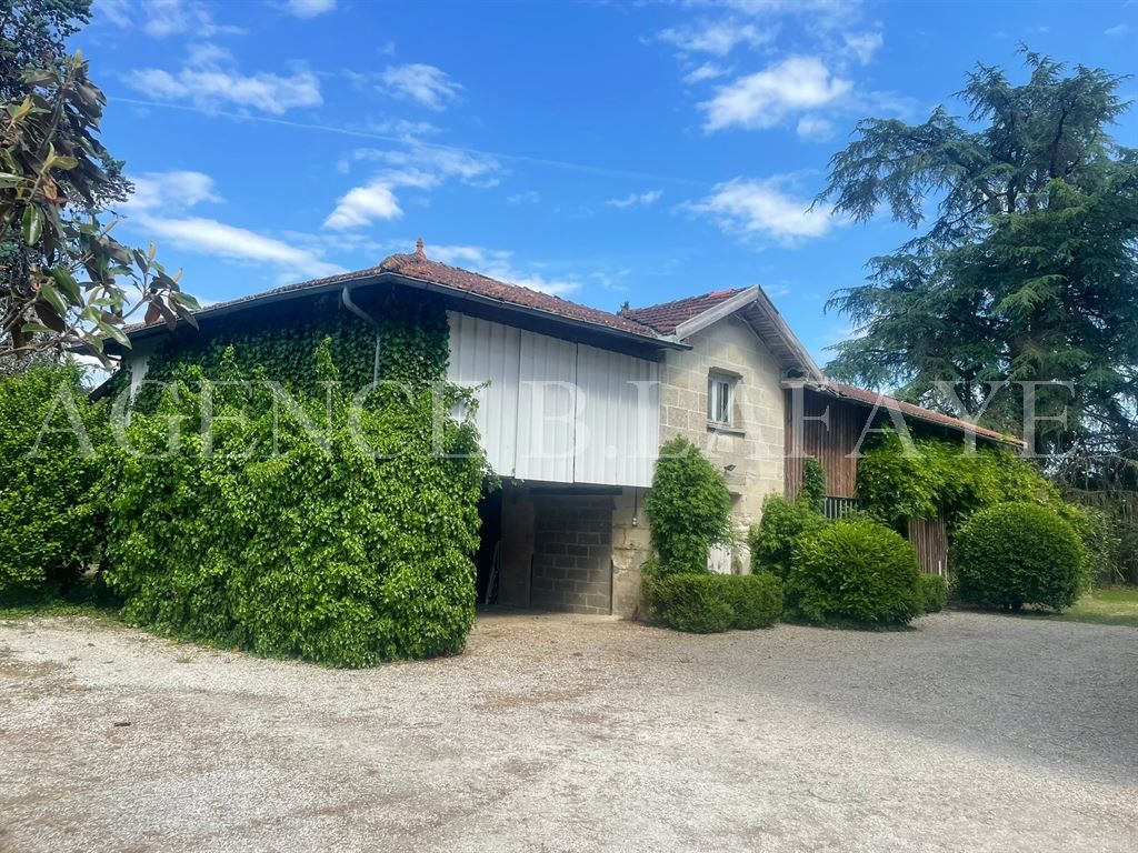 mansion 10 rooms for sale on BORDEAUX (33000)