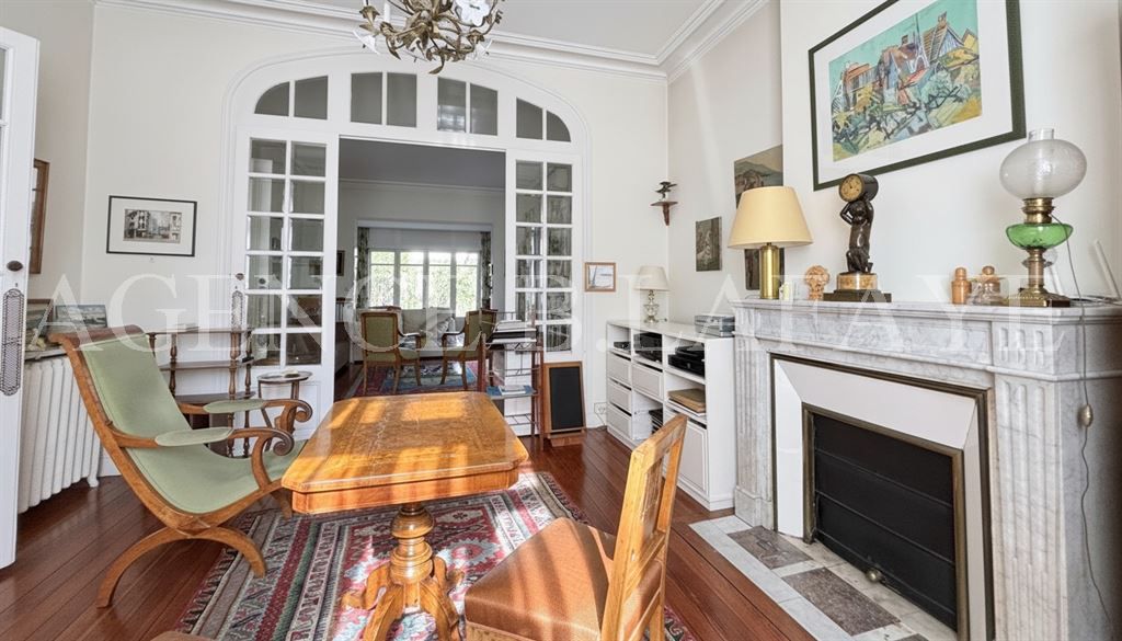 house 7 rooms for sale on BORDEAUX (33000)