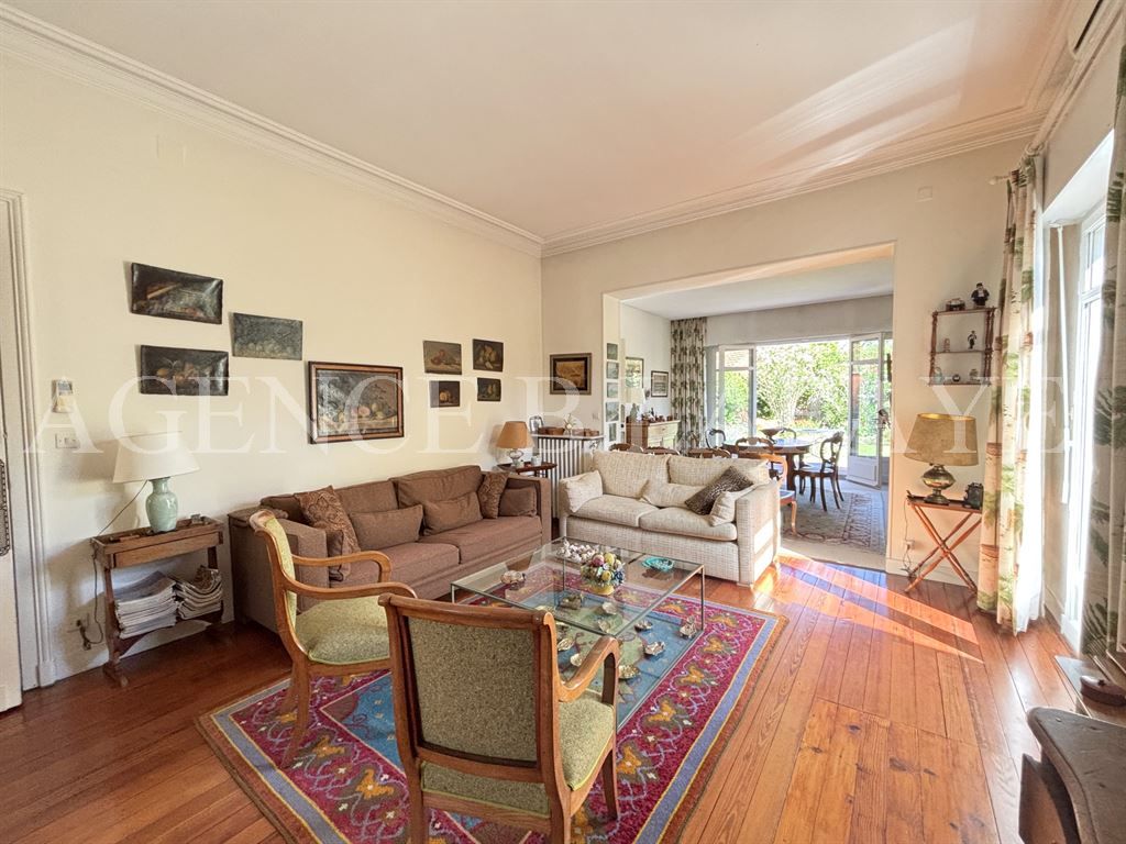 house 7 rooms for sale on BORDEAUX (33000)
