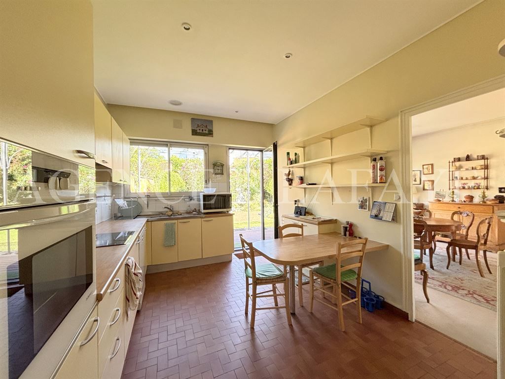 house 7 rooms for sale on BORDEAUX (33000)