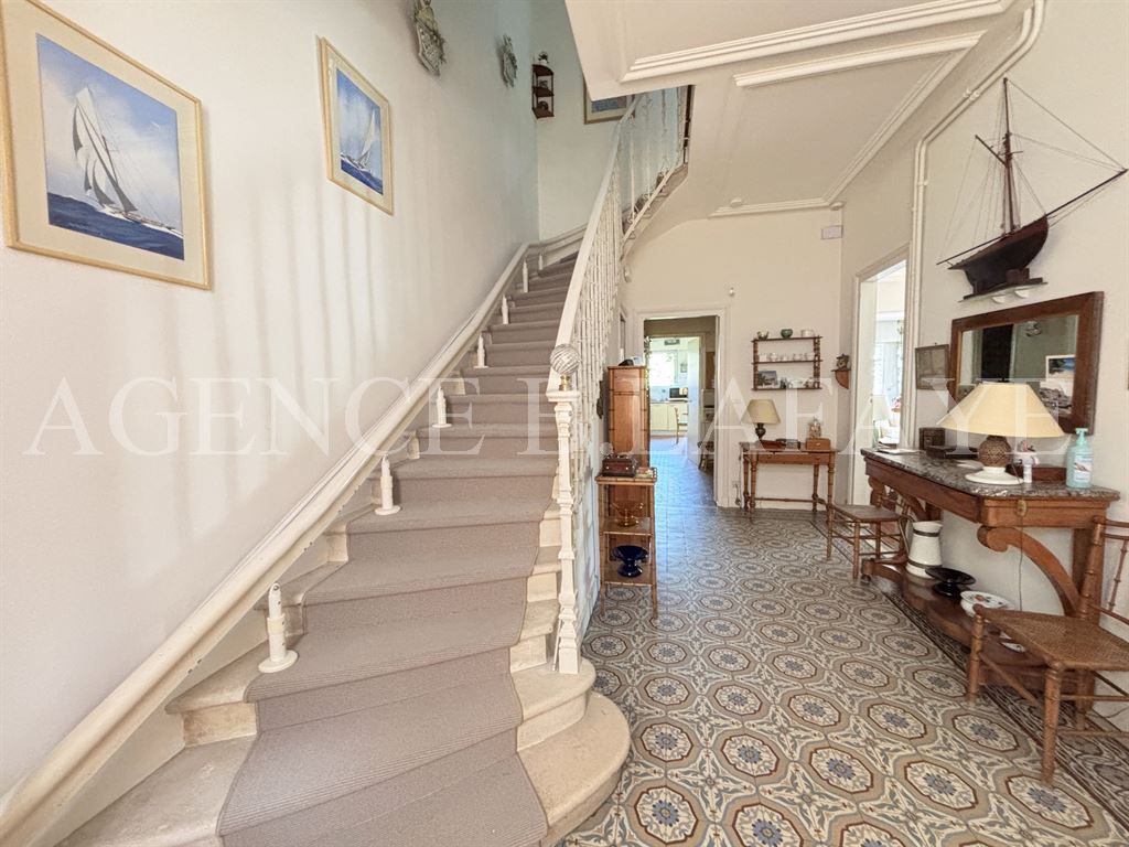 house 7 rooms for sale on BORDEAUX (33000)