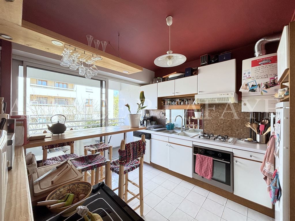 apartment 2 rooms for sale on BORDEAUX (33000)