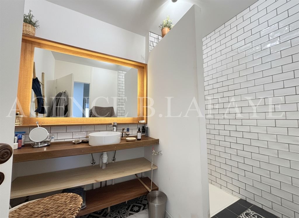 apartment 2 rooms for sale on BORDEAUX (33000)