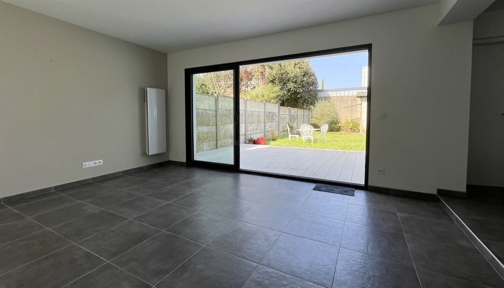 house 4 rooms for rent on BORDEAUX (33000)