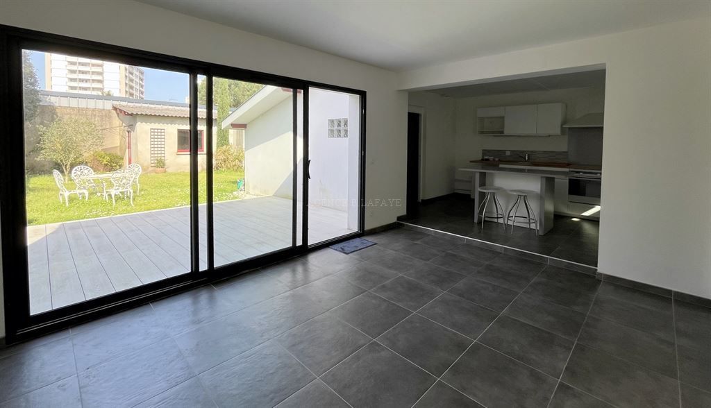 house 4 rooms for rent on BORDEAUX (33000)