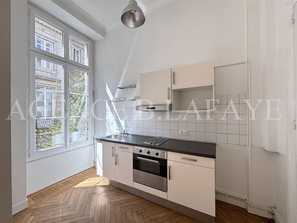 apartment 3 rooms for rent on BORDEAUX (33000)