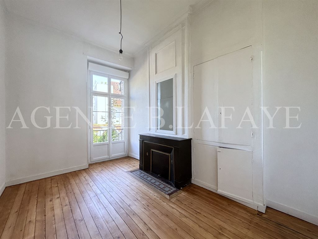 apartment 3 rooms for rent on BORDEAUX (33000)