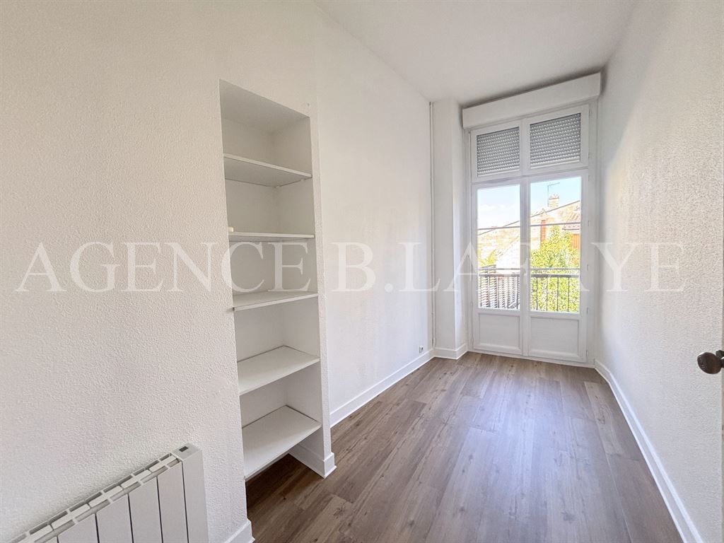 apartment 3 rooms for rent on BORDEAUX (33000)