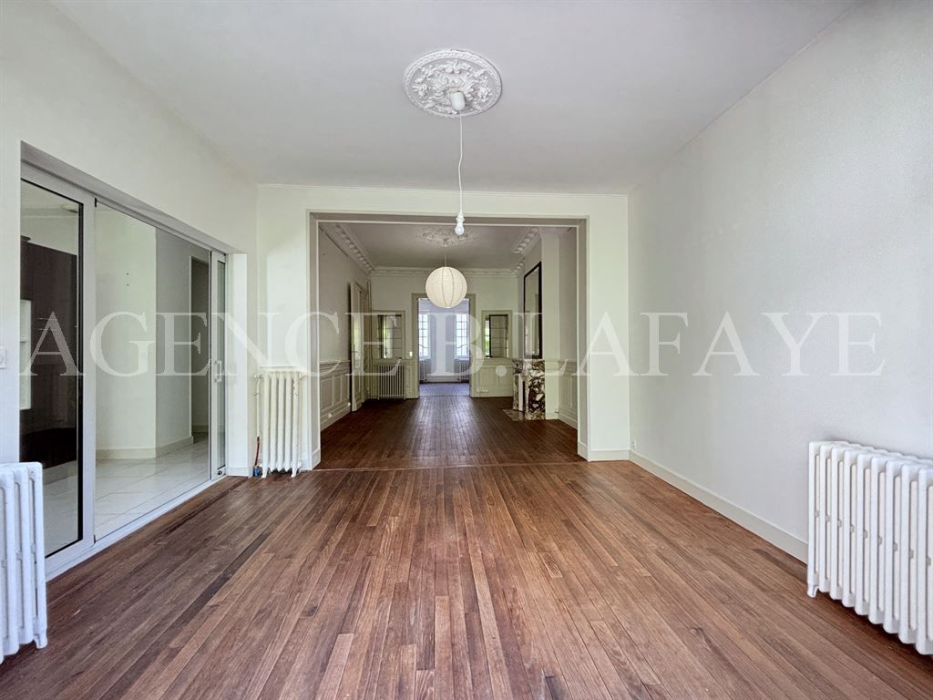 house 8 rooms for rent on BORDEAUX (33000)
