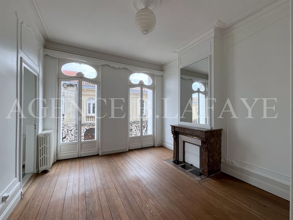 house 8 rooms for rent on BORDEAUX (33000)