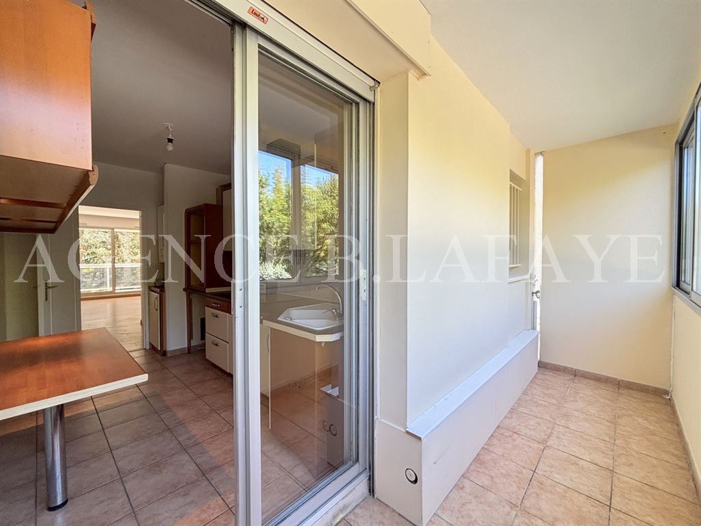apartment 3 rooms for sale on BORDEAUX (33200)
