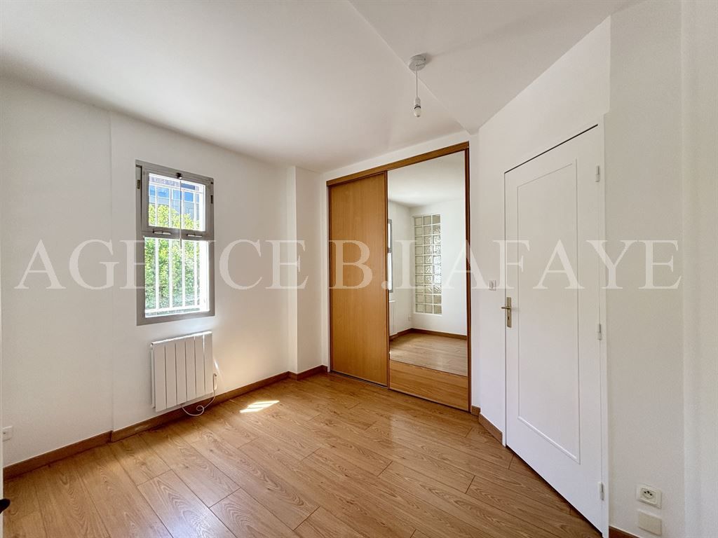 apartment 3 rooms for sale on BORDEAUX (33200)