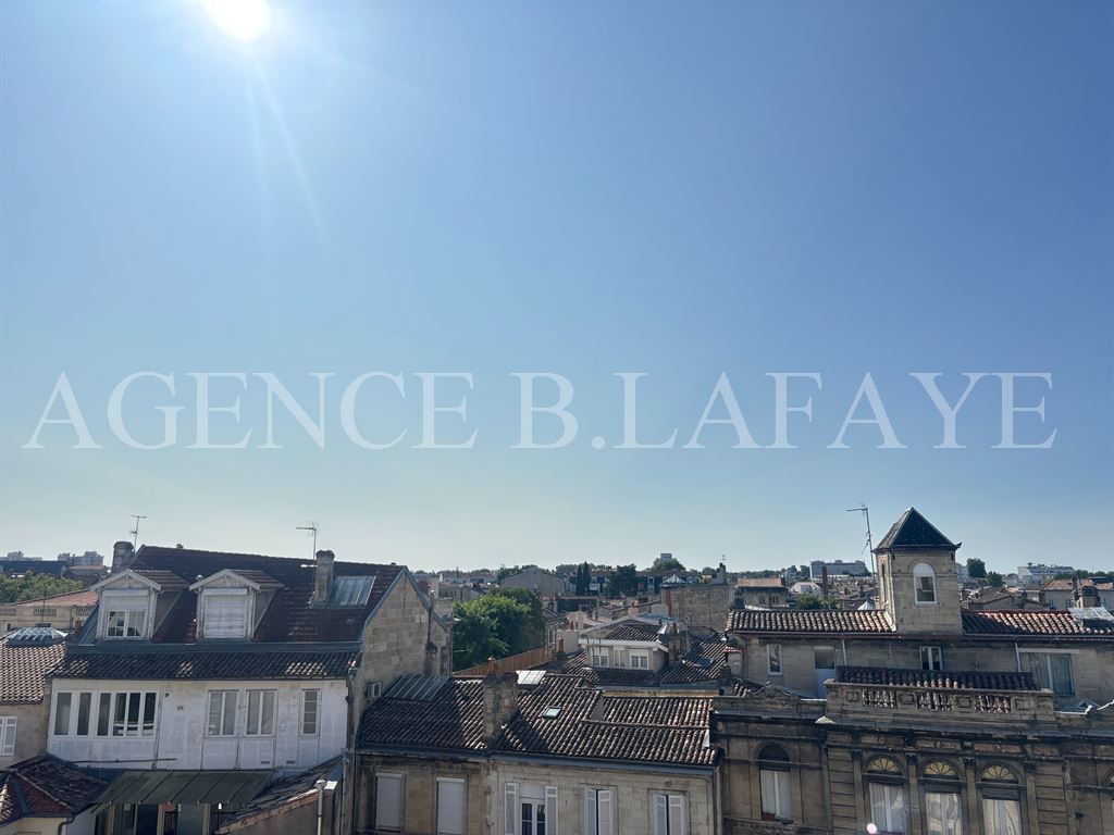 apartment 5 rooms for rent on BORDEAUX (33000)